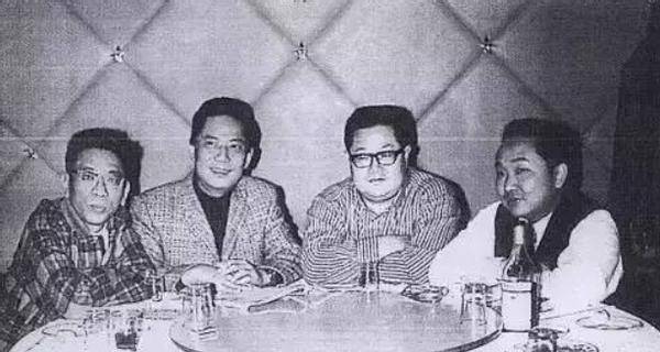 古龙一生纵情酒色,三段婚姻都无疾而终,身患恶疾仍不肯戒酒!