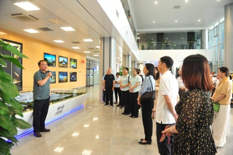 "建圈强链·品牌赋能" 推动新质生产力发展