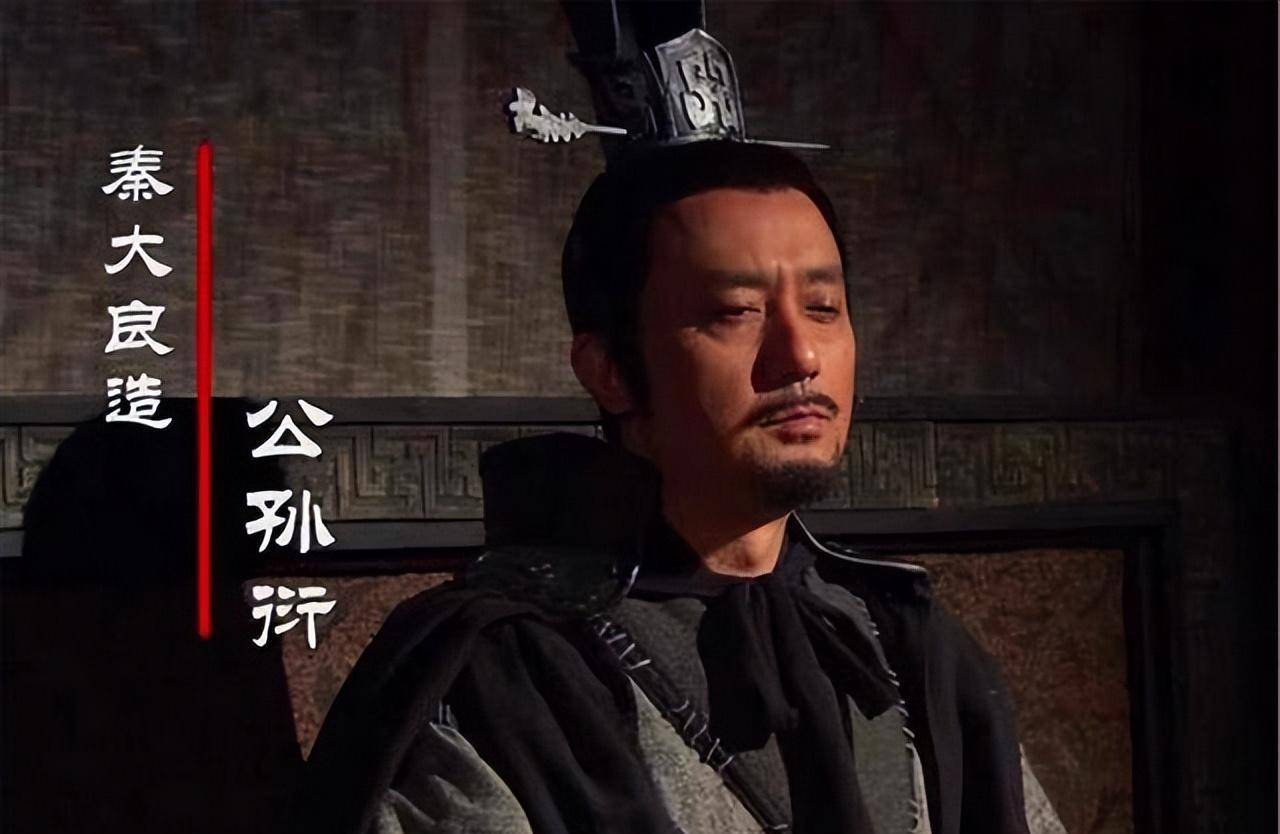 于是,还是在魏惠王时期,公孙衍也离开魏国,去往了秦国.