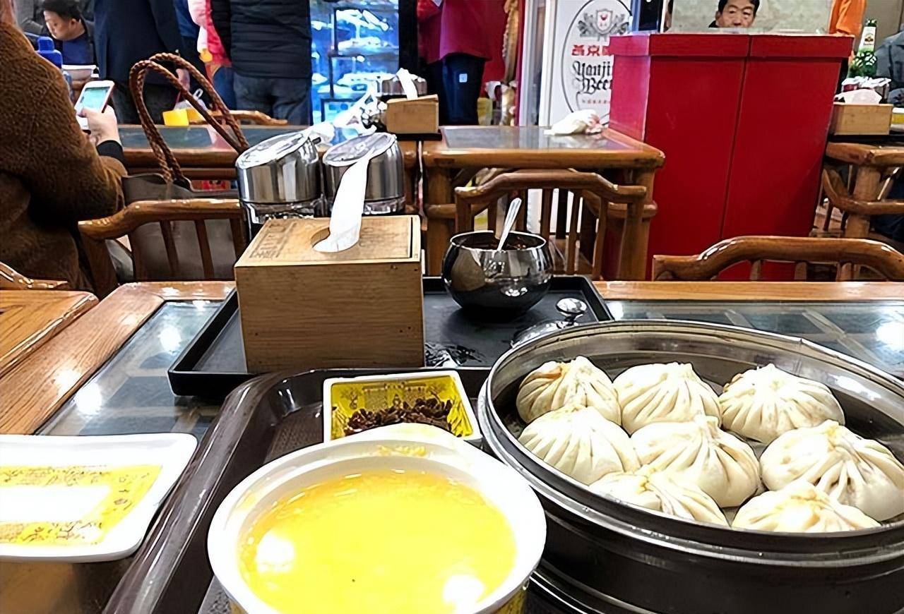 163岁的"狗不理包子",为何如今卖不动了?食客:高攀不起