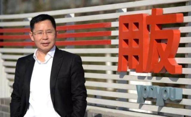 江西一个放牛娃,用9平米房间创造289亿身家,成中关村传奇人物