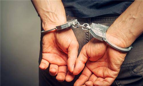 林发贵(化名)则是与刘永军一起混社会的人,两人常