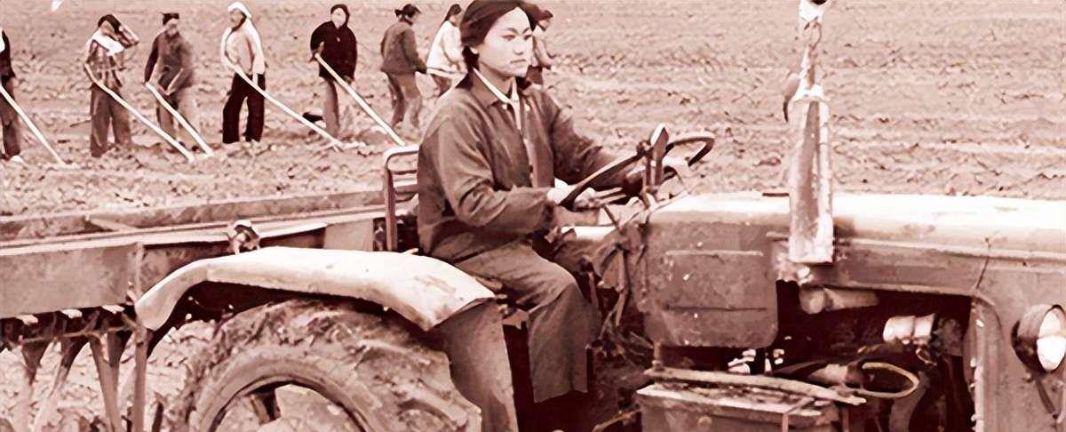 女拖拉机手梁军:11岁嫁表哥,因长相漂亮被印人民币上,高寿90岁