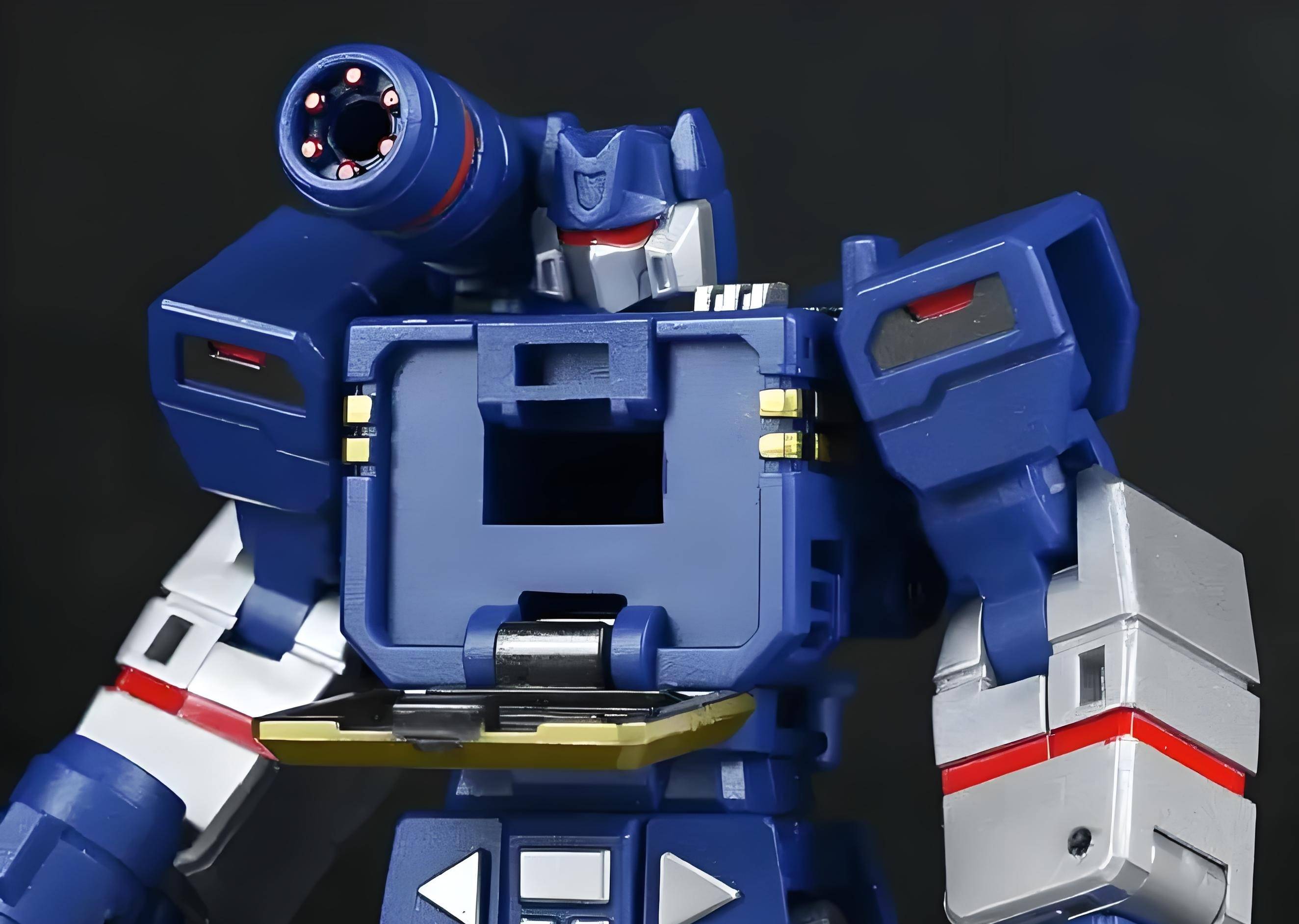 变形金刚:威震天助手声波,如何玩转情报战,成为霸天虎军师