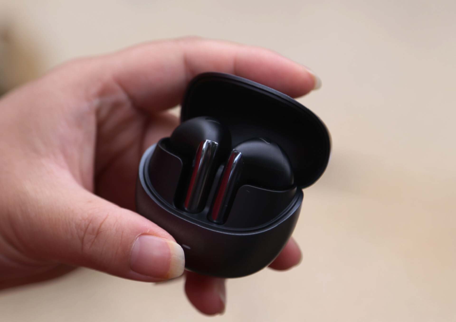 行业内卷百元段位qcy ailybuds pro 金标耳机也支持主动降噪了