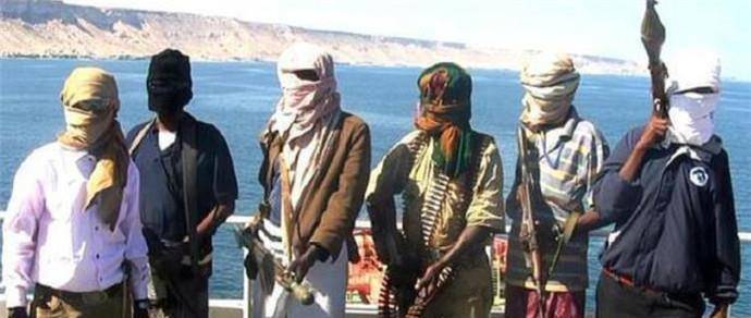 索马里海盗最丢脸的抢劫:挟持货船2年无人赎,还要养22名人质