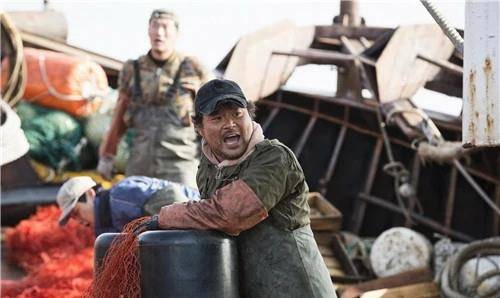 鲁荣渔2682号惨案:33人出海仅11人返港,其余22人全都被喂了鲨鱼