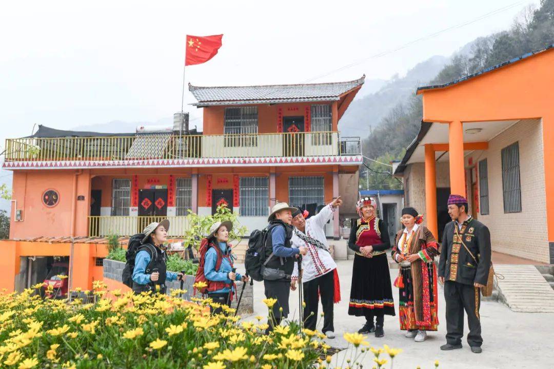怒江地处横断山脉这个全世界独一无二的地理单元,拥有像高黎贡山这样