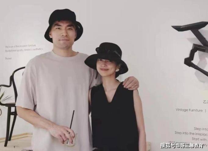 二哥李晓旭正式上任,新岗位曝光,和美丽妻子成同事,郭艾伦祝福