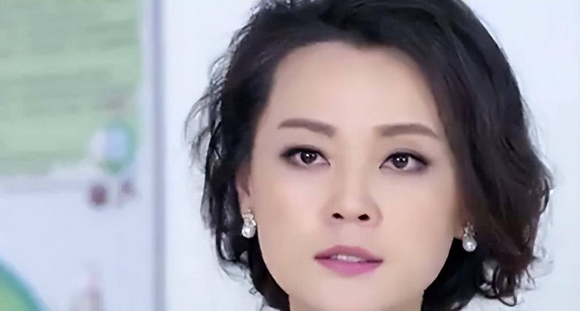 梁爱琪:戏里没人能抵挡她的富婆魅力,傅彪是她一生的"贵人"