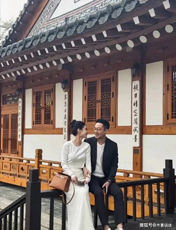 汪小菲和小梅领证结婚,小梅晒鸽子蛋钻戒秀恩爱,网友喊话汪小菲