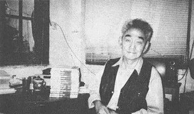 他是张爱玲弟弟,本该被眷顾,却被世上最凉薄的亲人遗弃