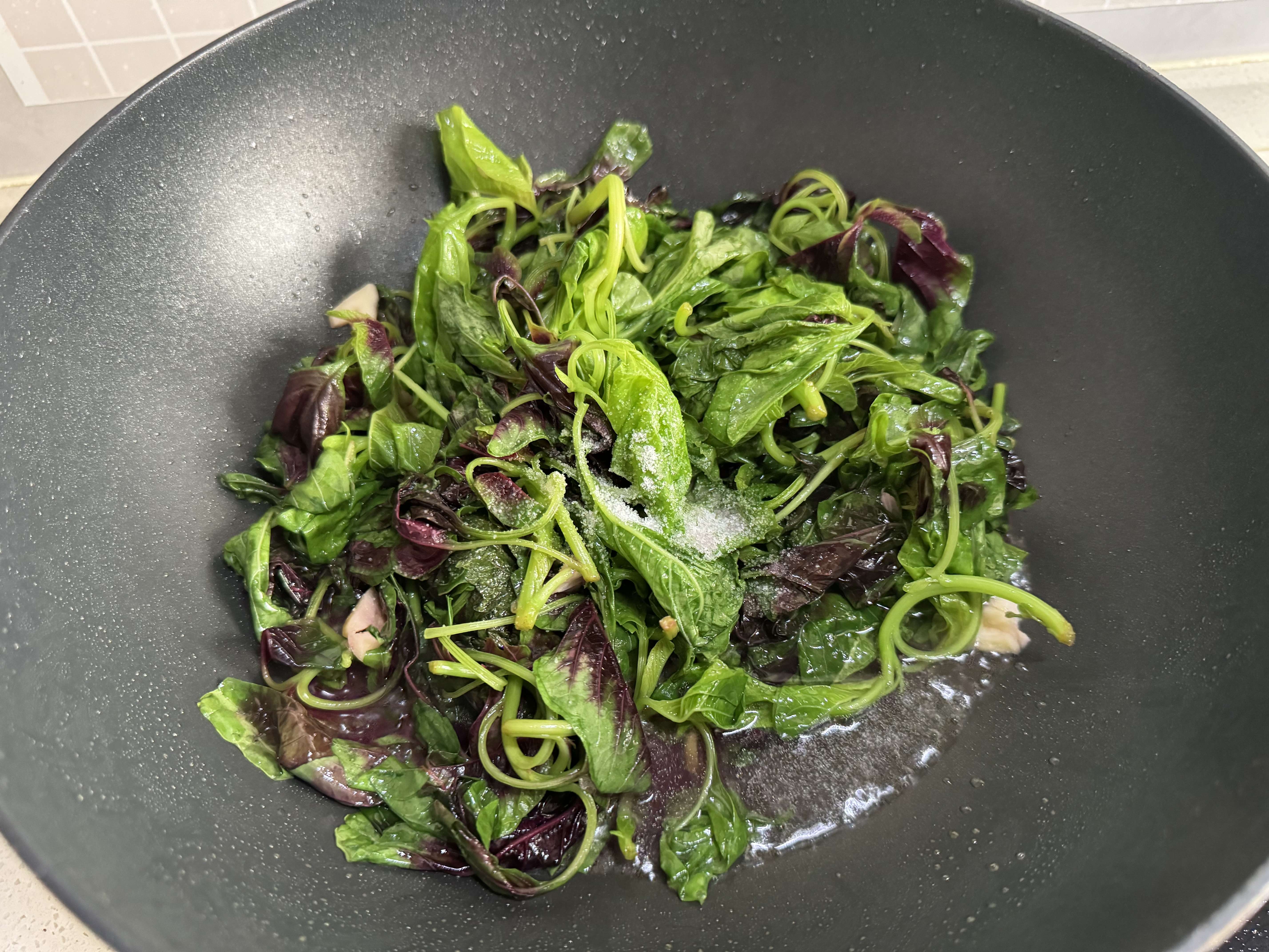 进入夏天多吃这个蔬菜,老人称它"金不换",浑身都是宝_苋菜_时候_美食