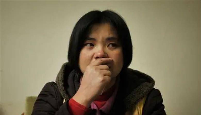 云南"女毒枭"杨菊芬:染上赌瘾还不够,拖全家贩毒被判死刑