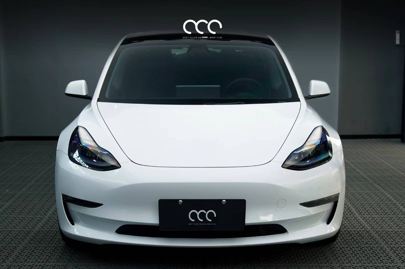 漫彩:特斯拉 model 3彼得白改色膜,有着独特的调性