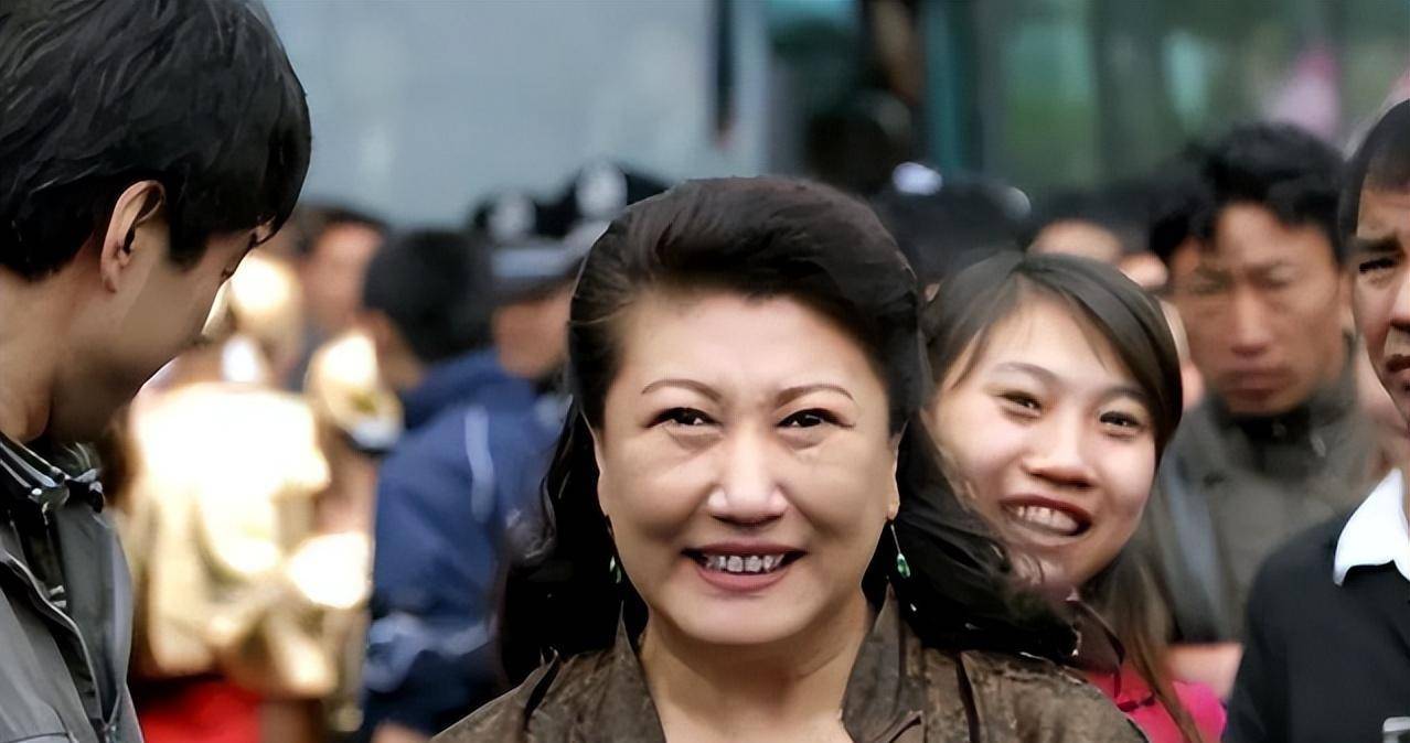 女儿败光她留的7套房产,至死没和赵本山和解_高秀敏_李萱_家庭