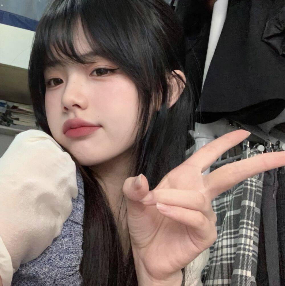 因为它能够提供更持久自然的眉形效果_的设计_眉毛_脸型