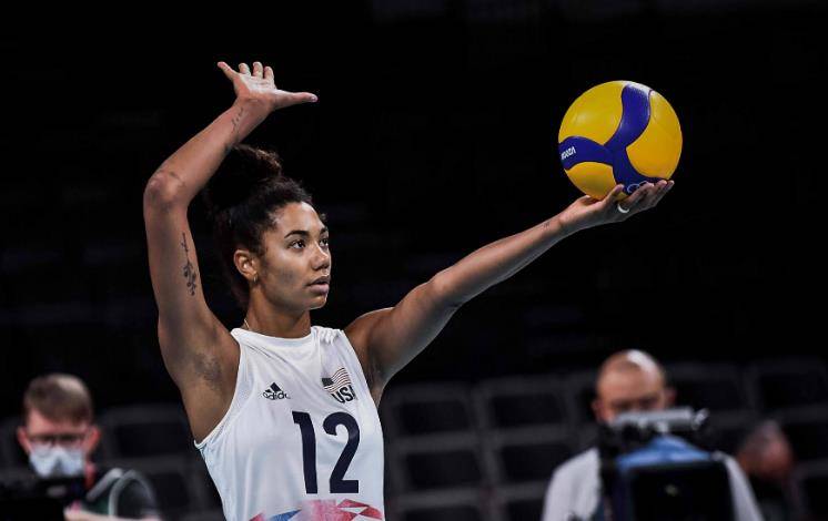 官宣恋情,男友是男篮队员,2月份恋情曾被曝光_汤普森_皮埃尔_加拿大