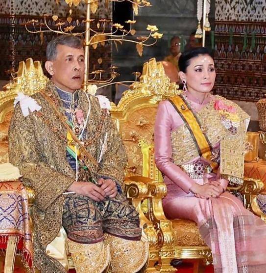 泰国皇帝老婆图片