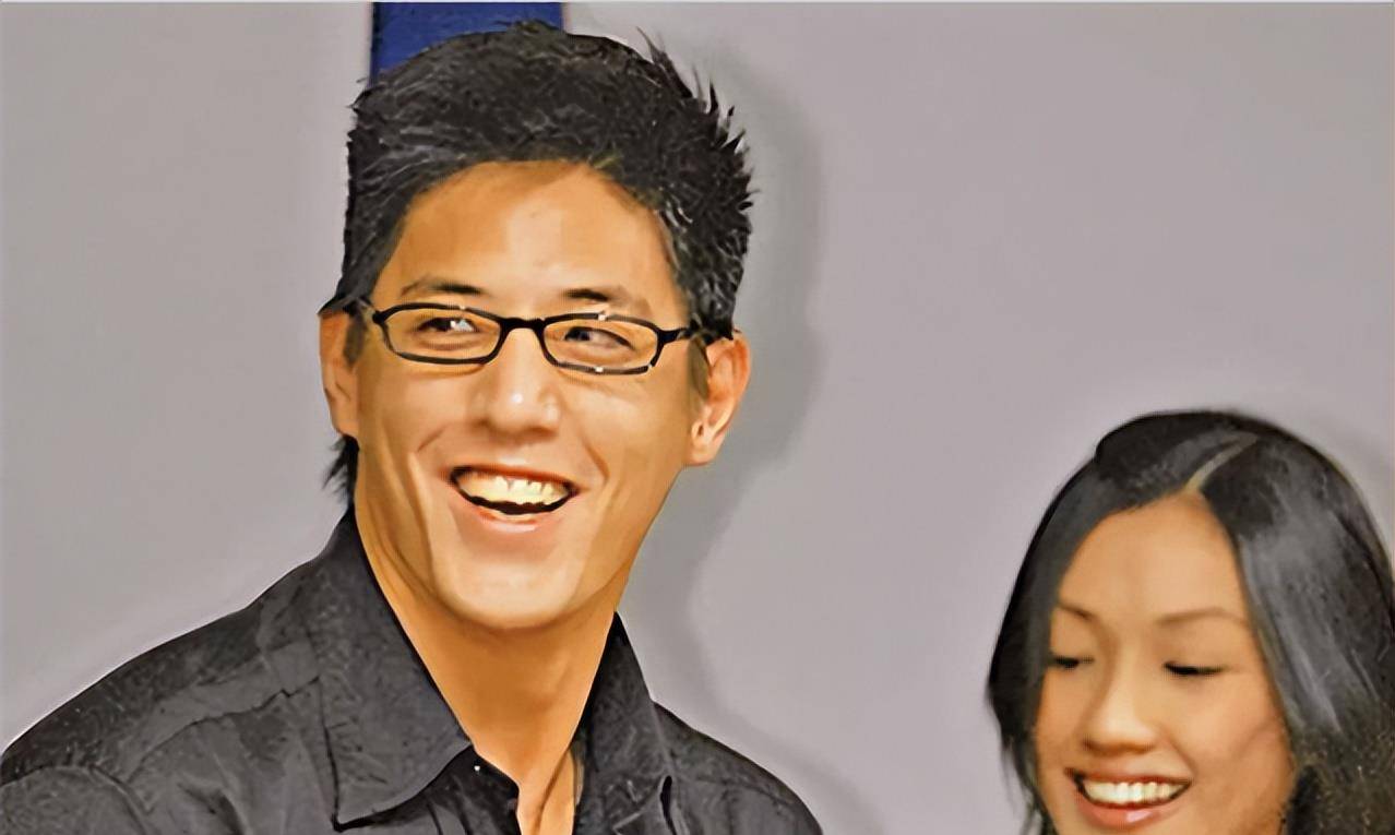 为了更多的陪伴林姮怡,蒋友柏收敛了很多.