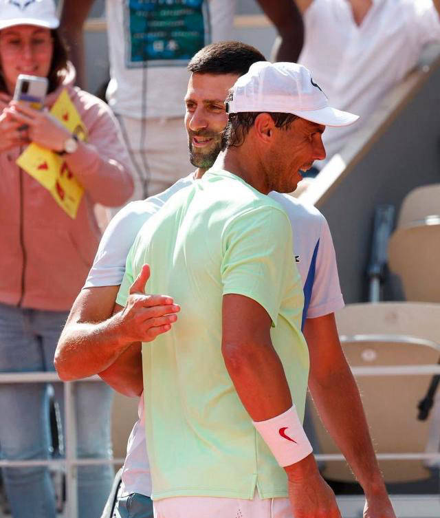 两大网坛传奇重逢!德约科维奇与纳达尔深情拥抱引发球迷热议