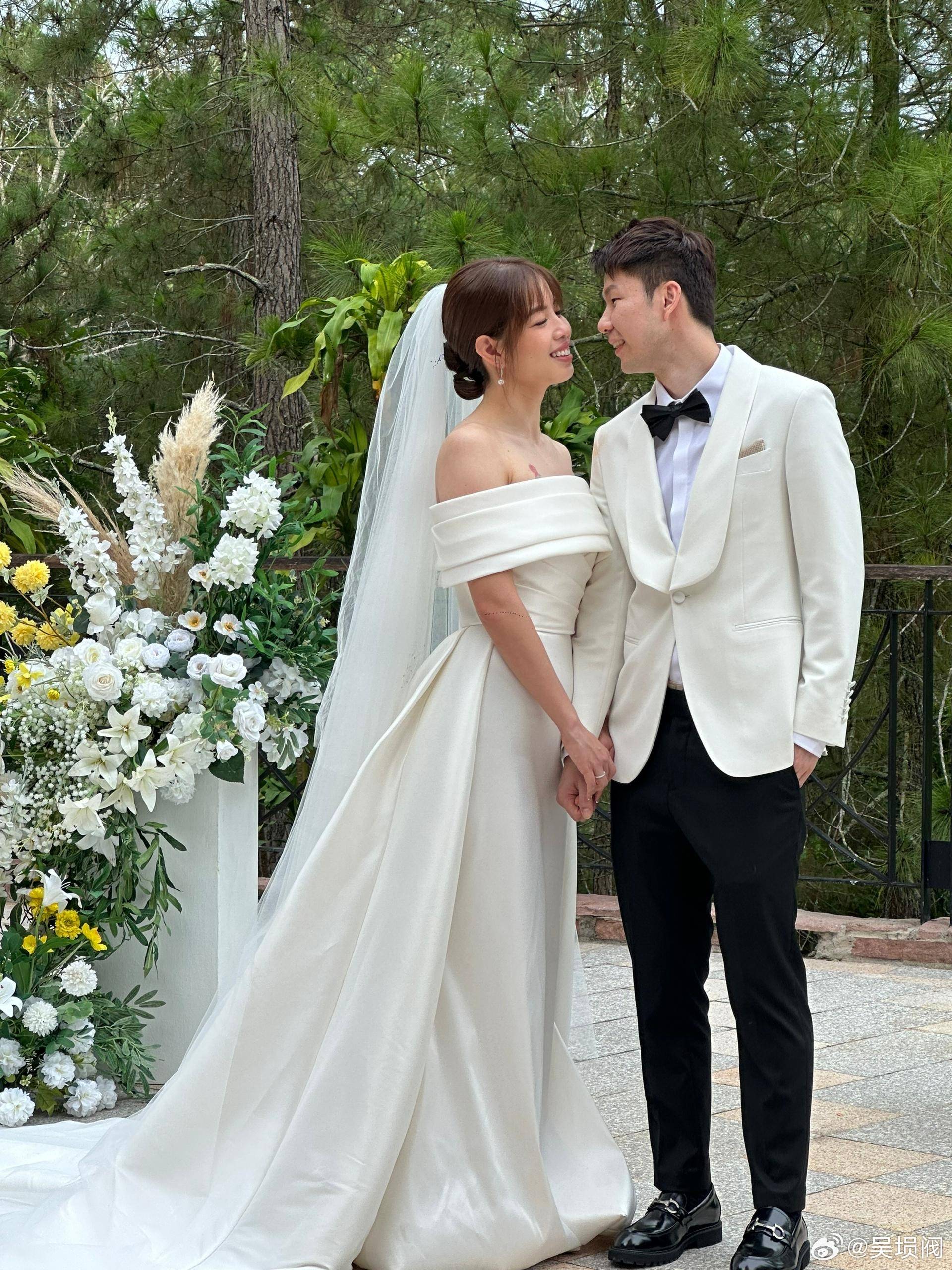 混双然后成为夫妻的并不少见,球迷们十分熟悉的就有韩国金东文/罗景民