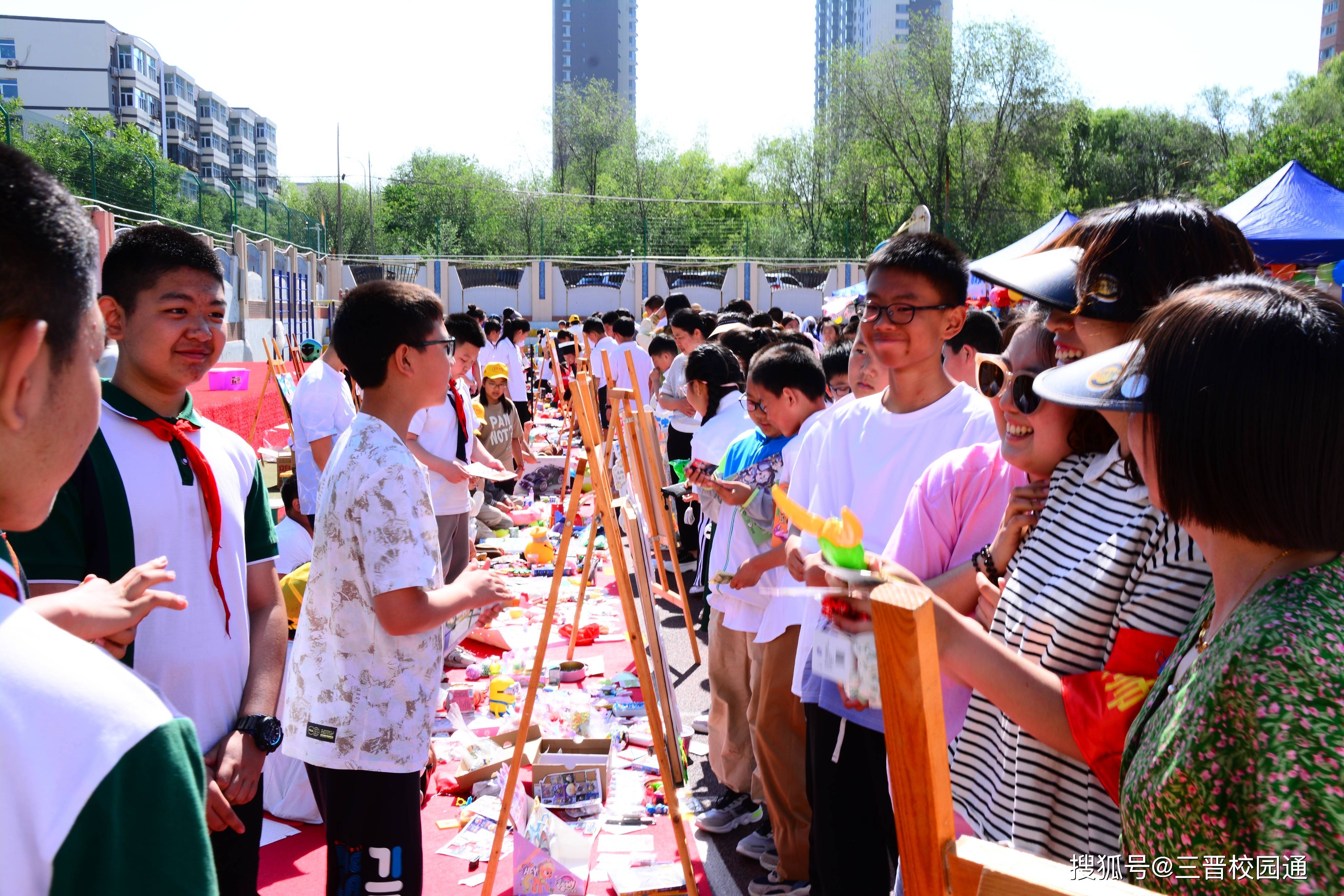 融合缤纷学科 玩转春日集市 太原迎泽一实验跳蚤市场开市!