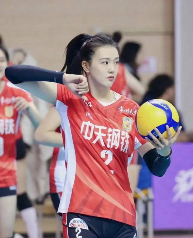 朱婷回国投入女排备战,仍在融入新集体过程中