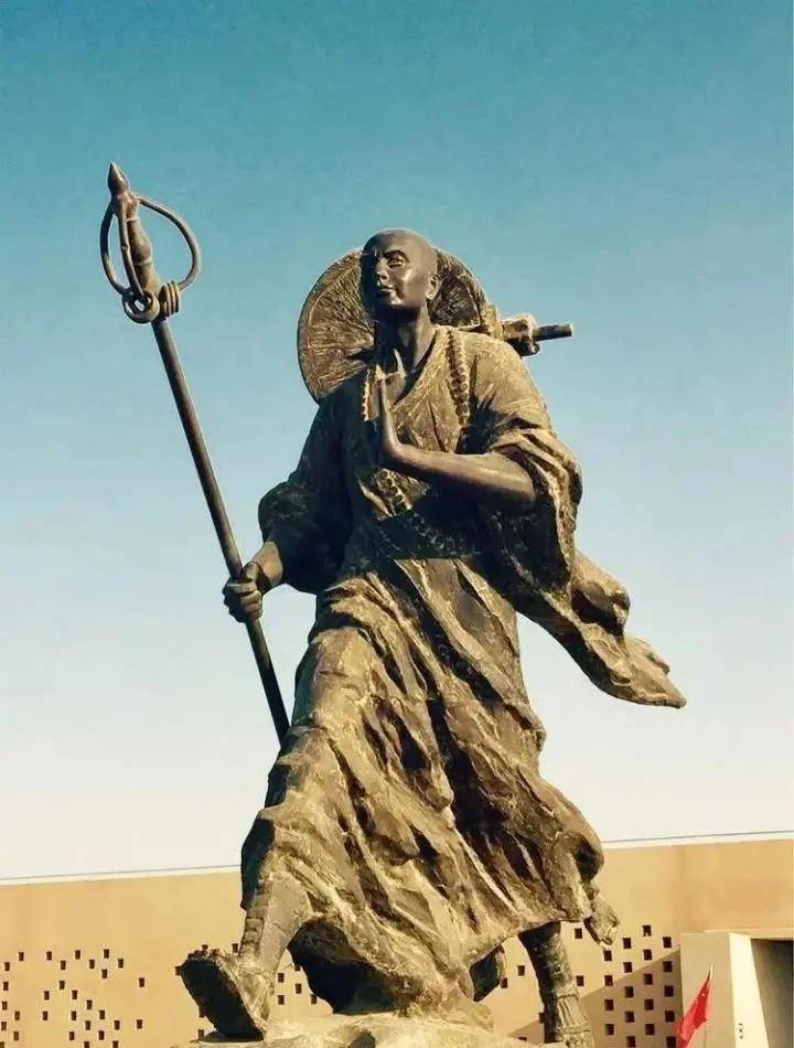 玄奘晚年遭弟子质疑,跌进水坑数天后圆寂,2字遗言勉励后人千年