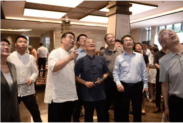 青年书画家雷江书画艺术汇报展暨作品捐赠仪式在合阳博物馆盛大开幕