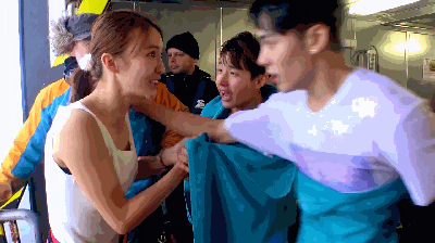 从胡夏,邓伦到成龙侄子,与金晨惹争议的,何止被换掉的韩玖诺