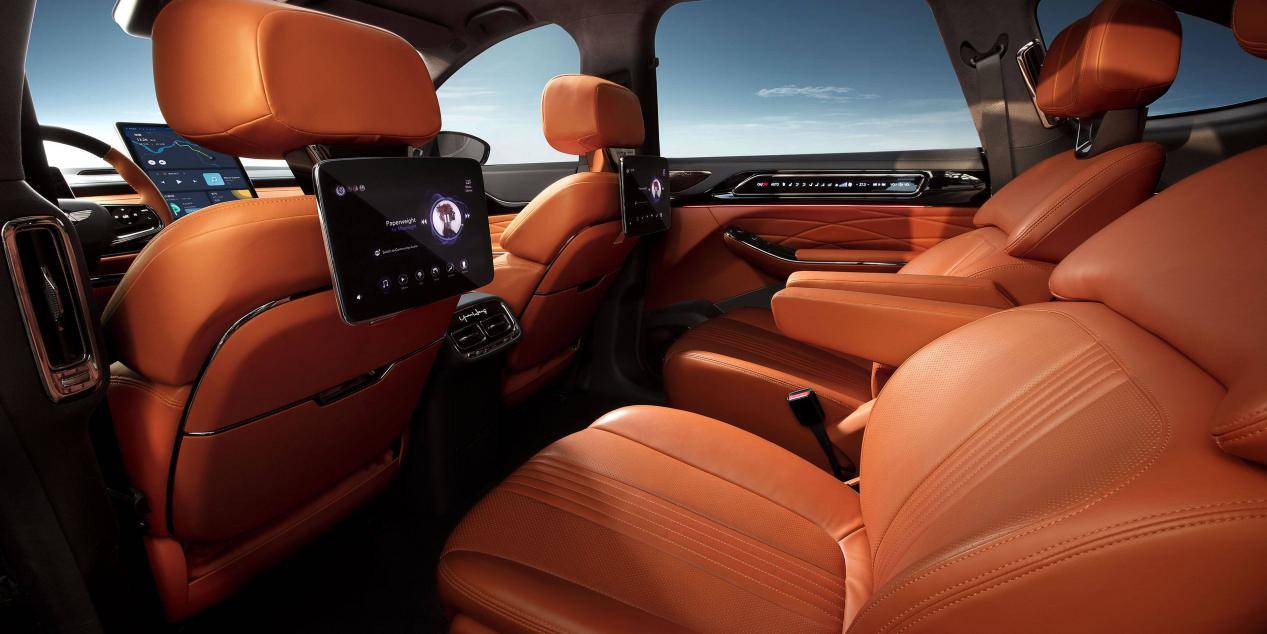 长超5.2米全尺寸suv,6座,入门即满配,自动门 空悬 brembo卡钳