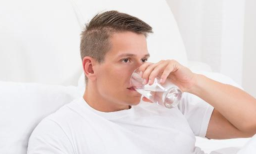 肝不好的人,若做到"2少2多",或许助你排肝毒,给"肝"洗洗澡
