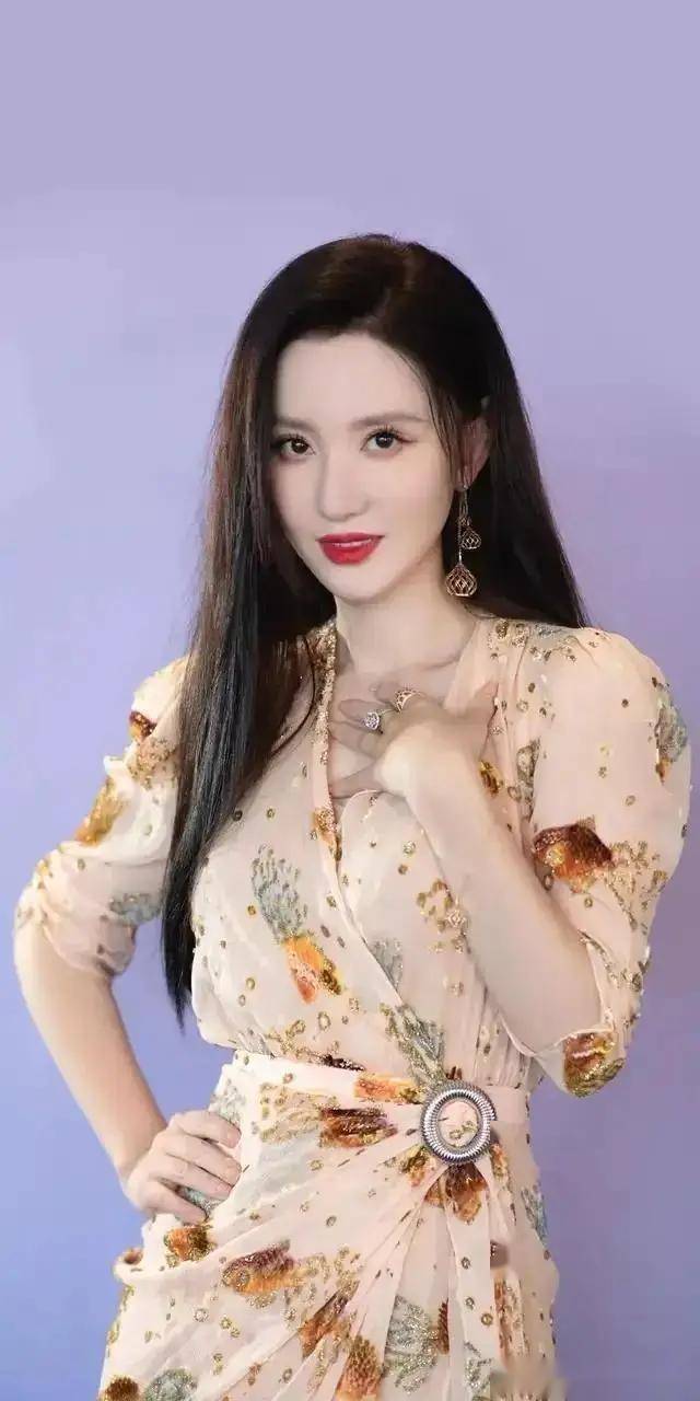 张萌的才华魅力,一图胜千言,这谁顶得住她的吸睛魅力?
