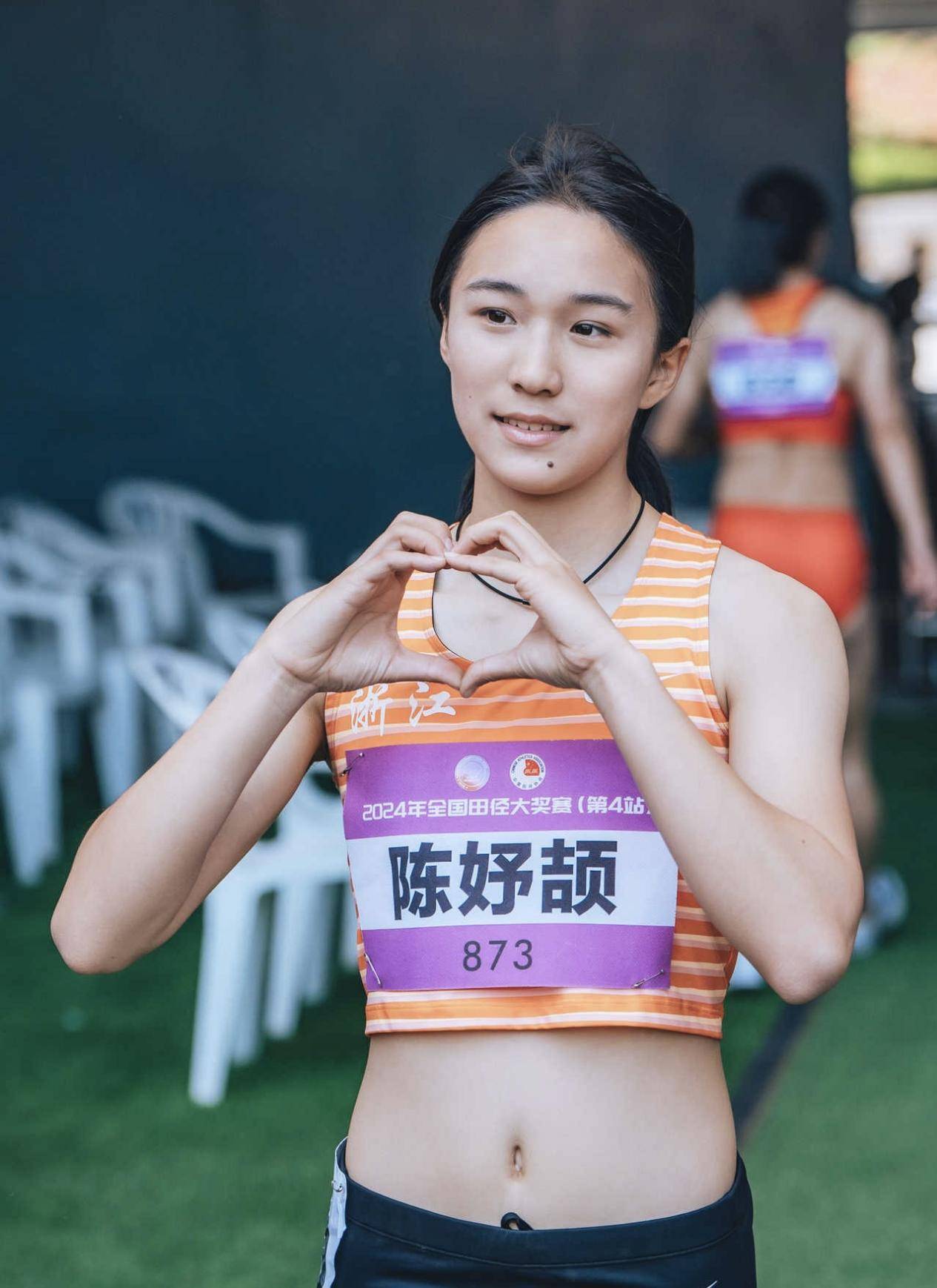 41秒.女子200米23秒19的成绩也打破保持30年之久的全国少年纪录.