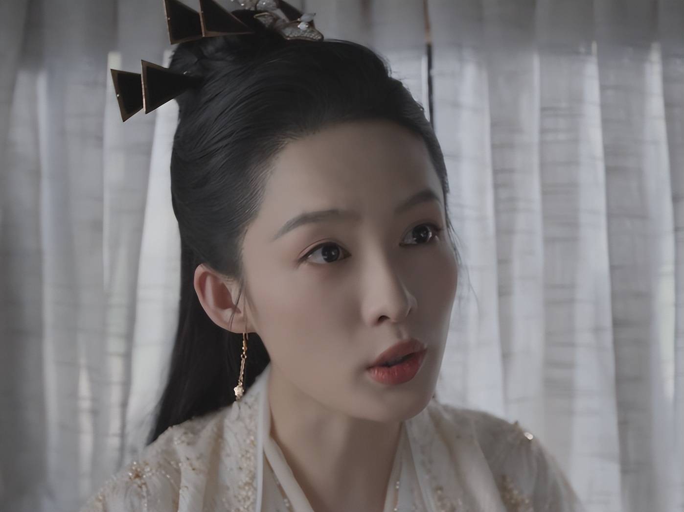 陈道明张若昀也带不动李沁!不说台词嘴闭不上,说台词嘴又张不开