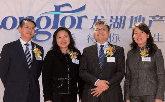 女富豪离婚,丈夫拿走200亿,立即娶娇妻买豪宅,这婚姻是否值得