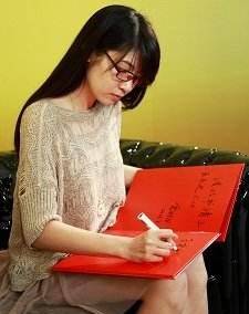 才女状元考入北大后,迷上写小说被骂不务正业,如今却爆红网络_刘婉荟