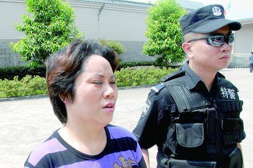 现代版"武则天"谢才萍,玩弄16名男宠,逃窜时还被收留