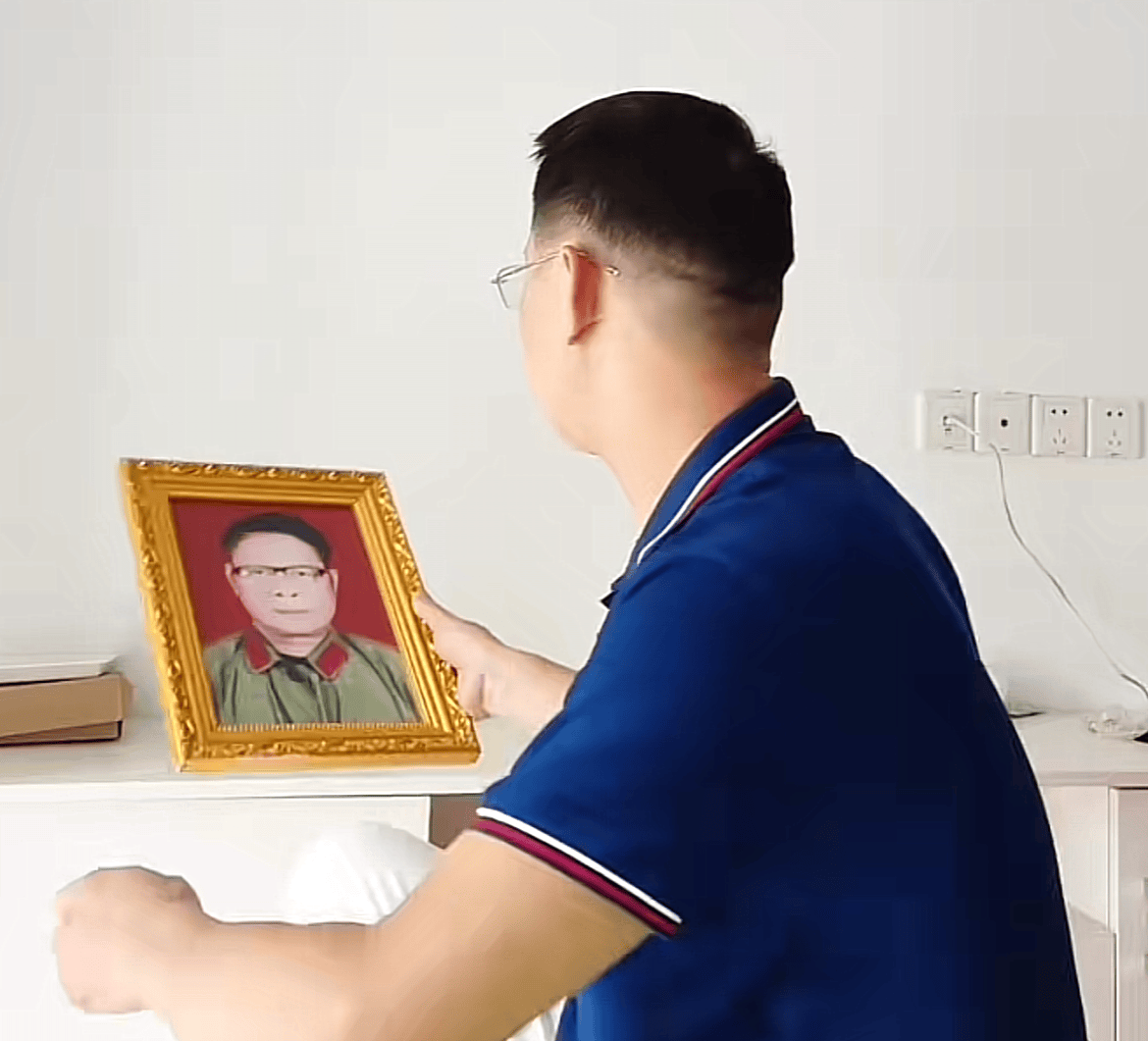 网红小李歌妈妈去世!同被窝睡惹争议,贴心照顾12年相亲对象嫌弃