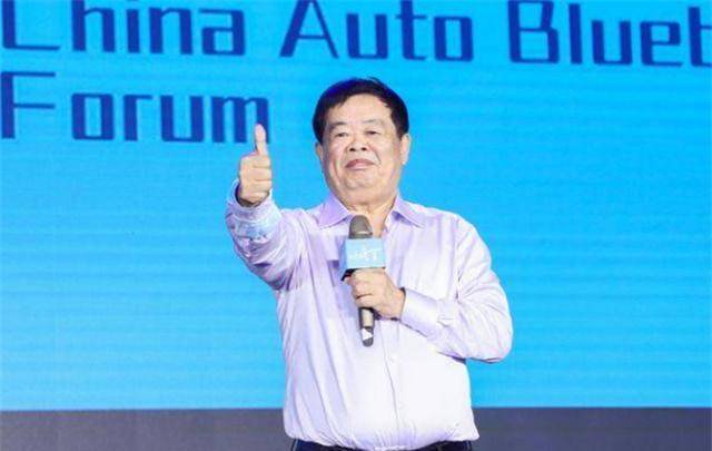 "中国首富"曹德旺:捐款超50亿,为回国交2.8亿"弃籍税"