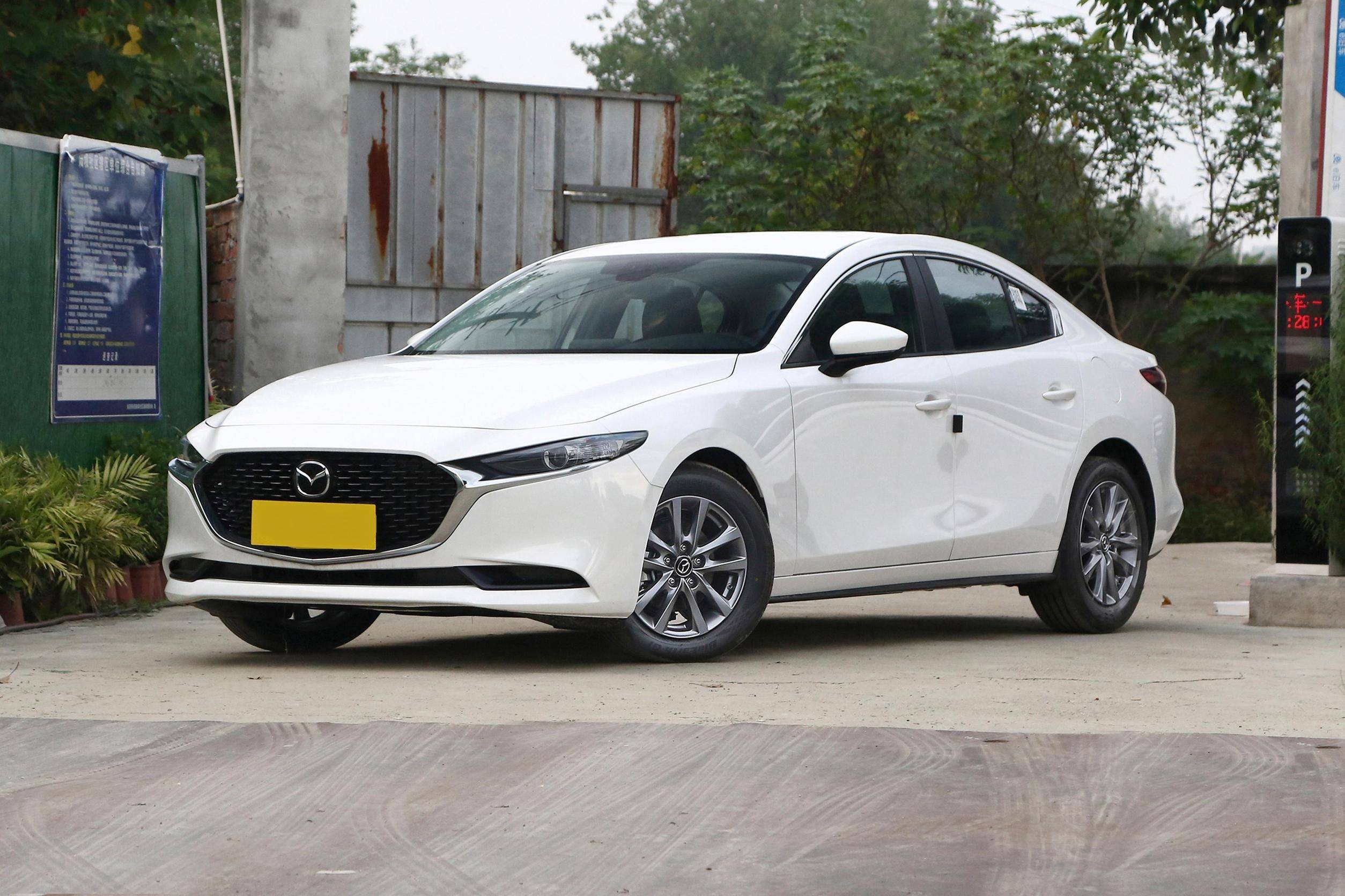 0l车型限时售8.99万起,马自达3 昂克赛拉值不值得买?