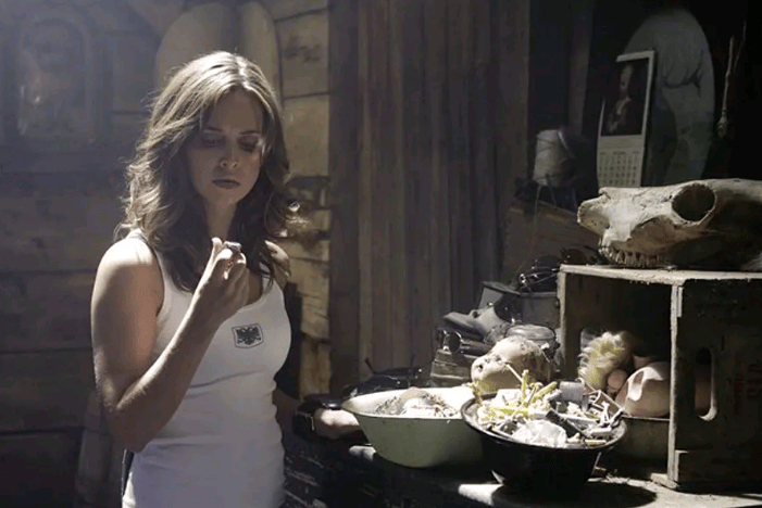 首推《致命弯道》,这部作品以其紧凑的节奏和惊心动魄的剧情,成为夜晚