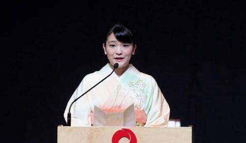 诸如秋篠宫及常陆宫等宫家名号,称为"宫号",在皇族独立之际由天皇