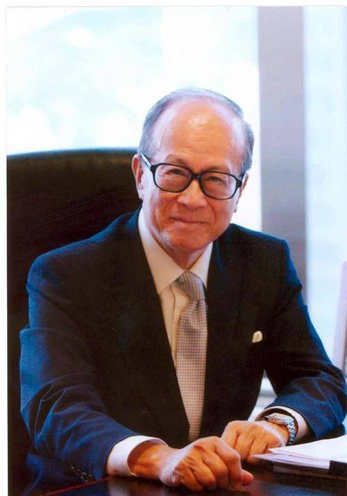 李嘉诚爱子心切,很爽快地给了钱,但并不是所有的富豪都像他这么大方.