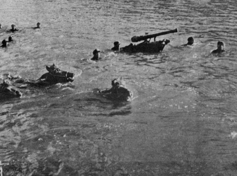 1944年,八路军冲破敌人黄河渡口防线,几个葫芦立了大功