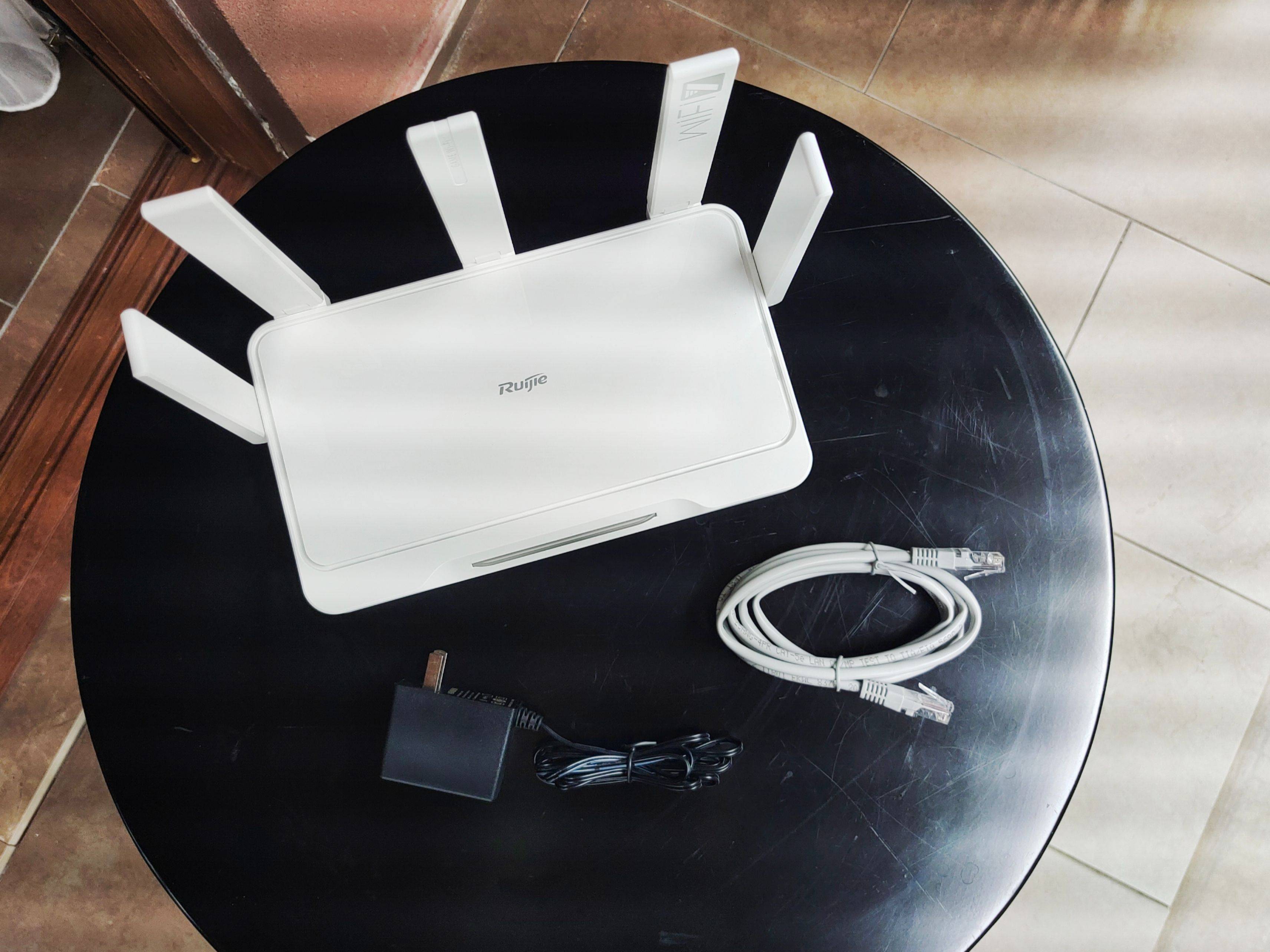 窝家畅游网上冲浪，首选锐捷雪豹BE50电竞路由器