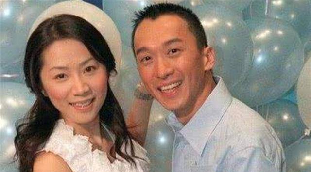 她用7年逼走原配,仅嫁豪门3年,全身长满肿瘤死在丈夫怀中