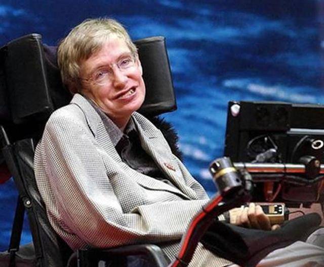 霍金出生于上世纪40年代,他出生的那天,刚好是伽利略离世的第300年
