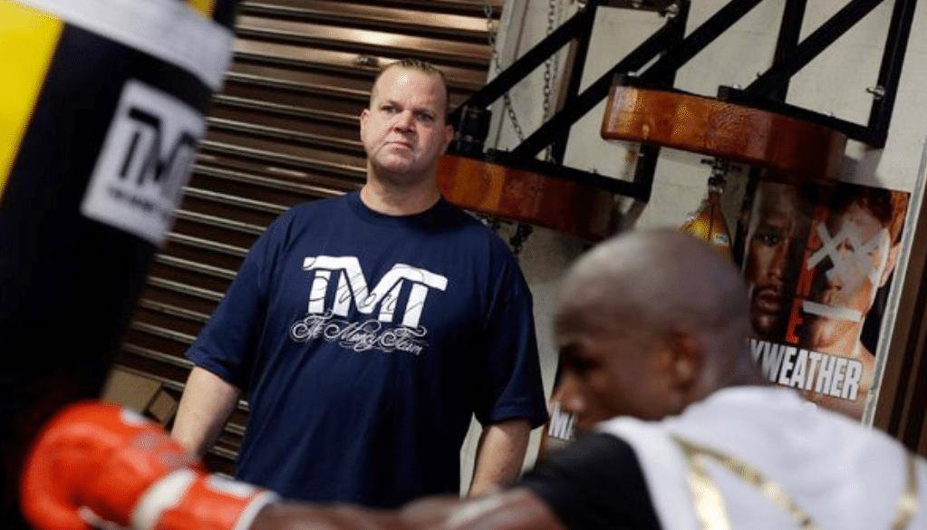 梅威瑟四个肉盾保镖:平均身高两米以上,年薪破百万,被称四大金刚